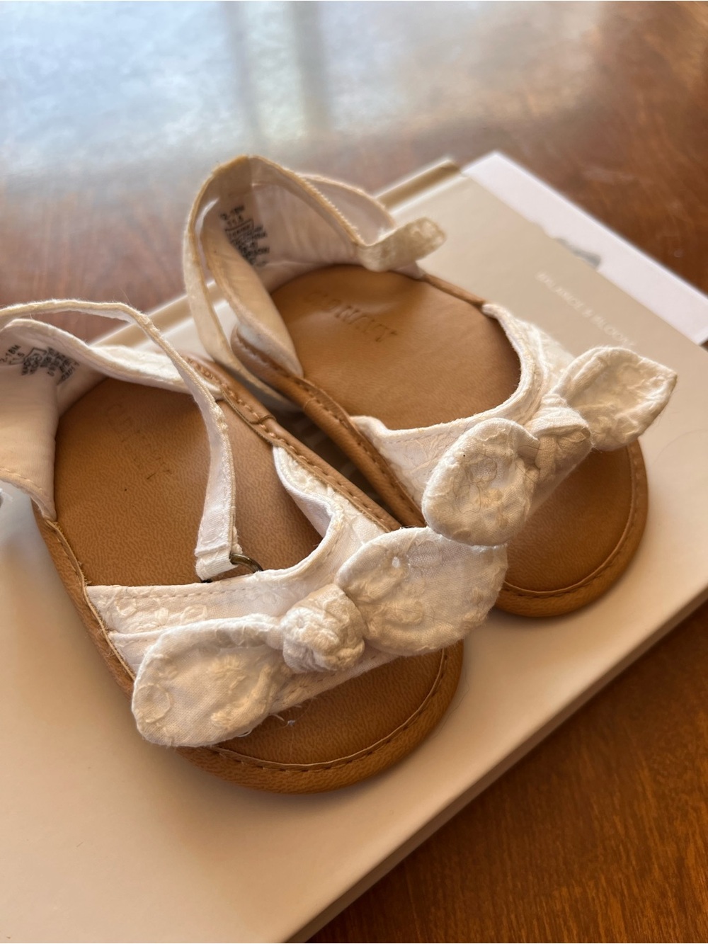 Old Navy White Bow Strap Toddler Sandals